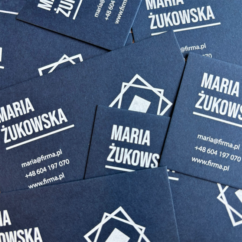 Wizyt&oacute;wki granatowe