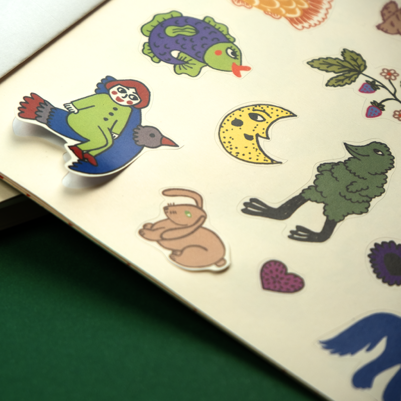 Naklejki nacinane na arkuszu