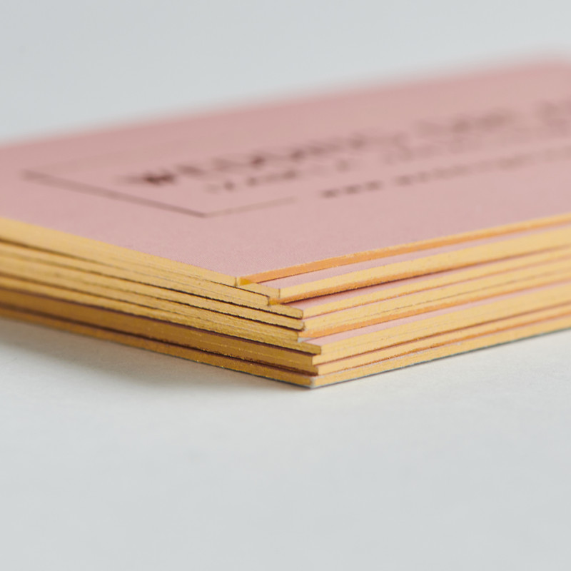 Wizyt&oacute;wki metaliczne brzegi